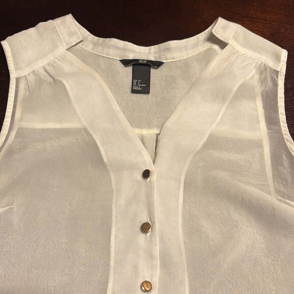 Mesh button down tank - Picture 2 of 3